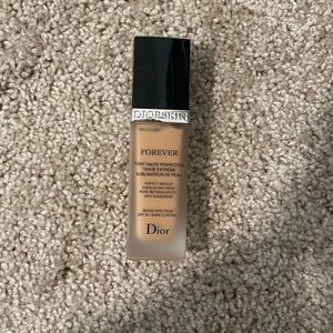 Dior Forever foundation shade 21